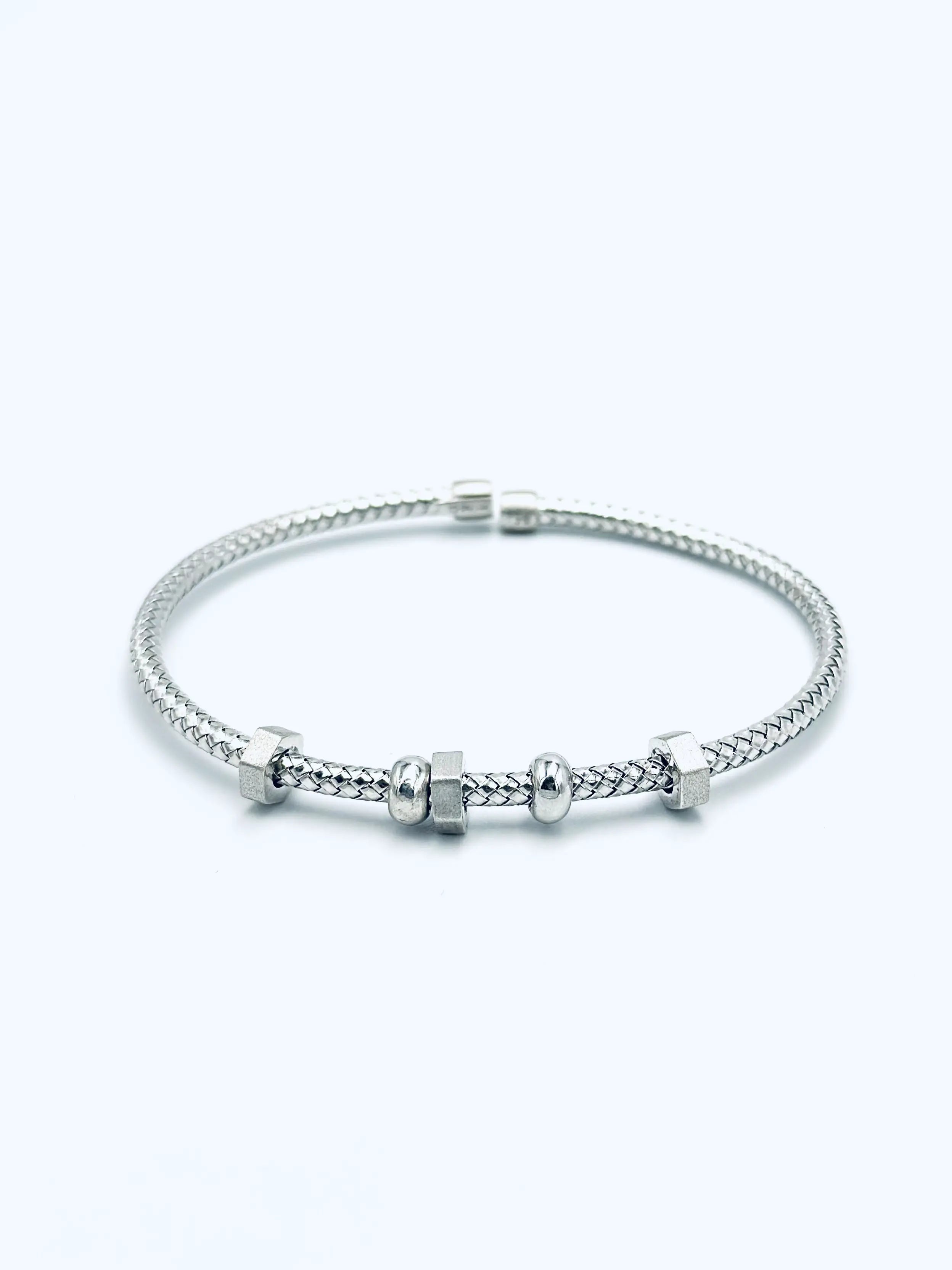 Load image into Gallery viewer, Bangle (18 Karat)
