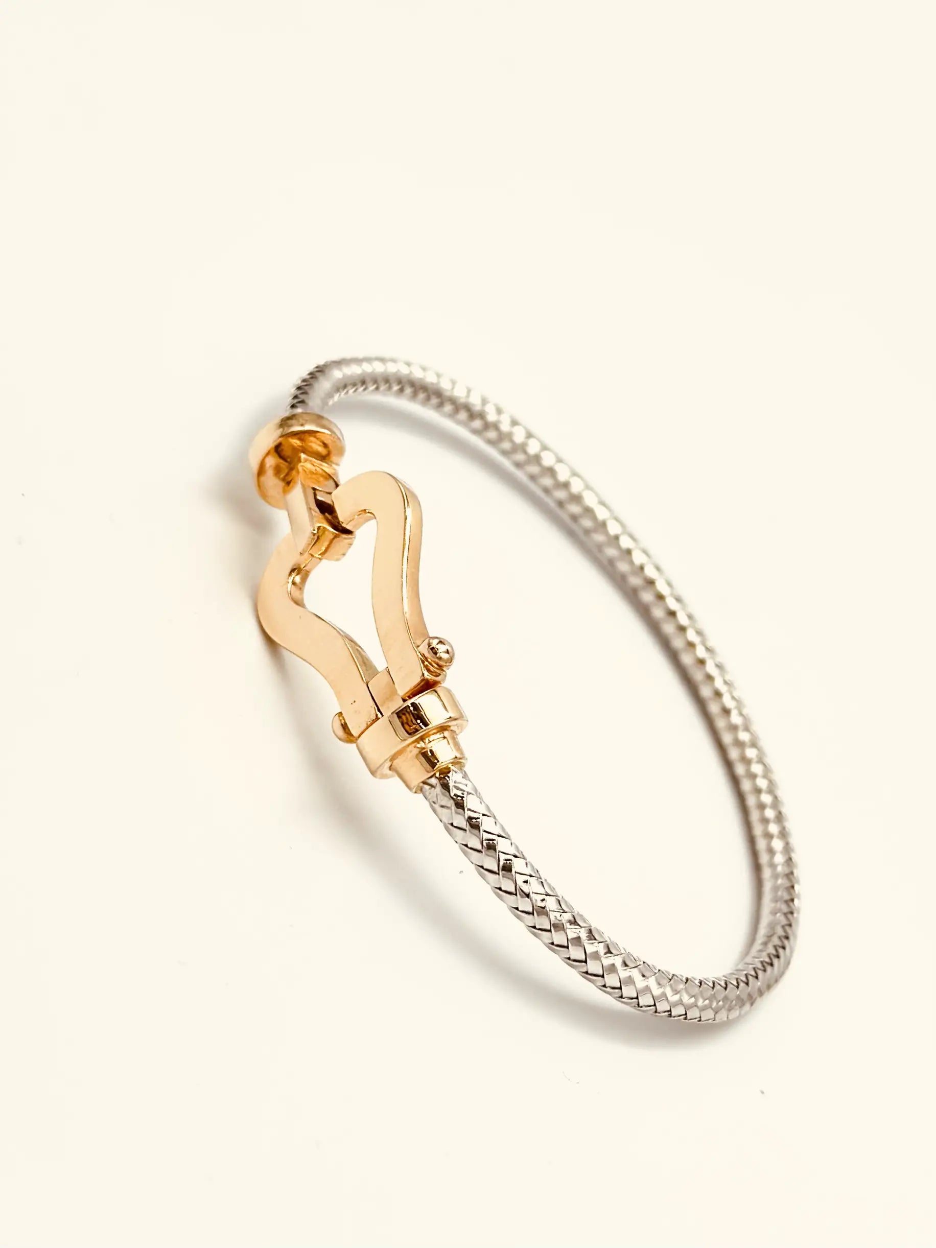 Load image into Gallery viewer, Bangle (18 Karat)

